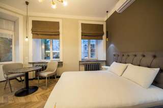 Апартаменты DayFlat Apartments Khreschatyk Киев Апартаменты Делюкс с балконом — ул. Малая Житомирская, 18-1